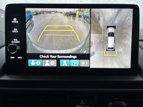 Used 2025 Honda Pilot Black Edition image 15