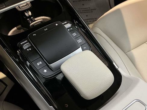 Certified 2022 Mercedes-Benz GLA 250 4MATIC image 29