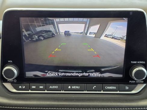 Used 2023 Nissan Rogue S FWD image 16