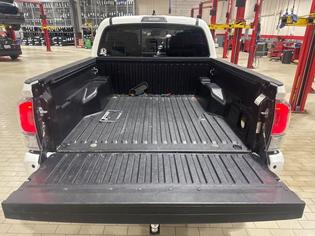 Used 2022 Toyota Tacoma TRD Off-Road w/ Technology Package RWD image 42