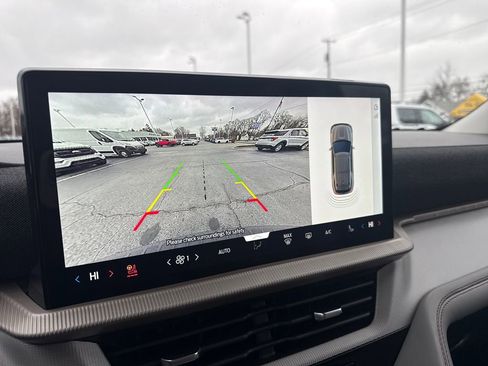 Used 2025 Ford Explorer Active w/ Active Comfort Package image 41