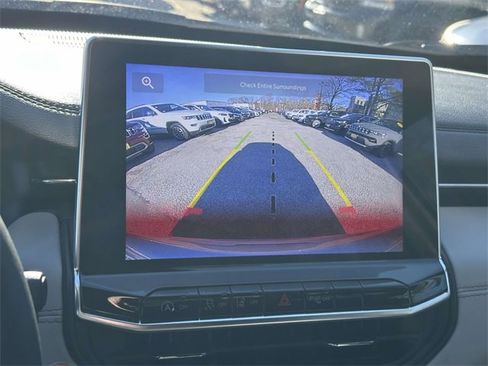 Certified 2023 Jeep Compass Limited image 37