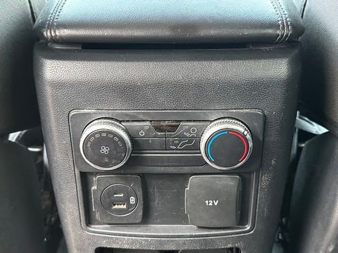 Used 2022 Ford Explorer XLT AWD/4WD image 18