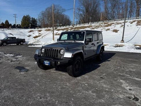 Used 2018 Jeep Wrangler Unlimited Sport image 3