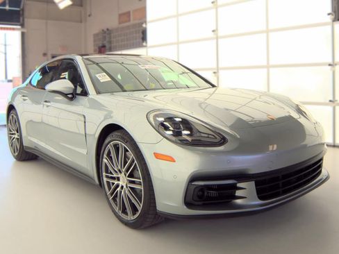 Used 2018 Porsche Panamera 4S w/ Premium Package Plus AWD/4WD image 2