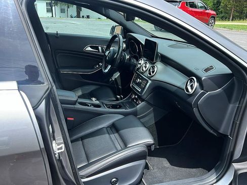 Used 2018 Mercedes-Benz CLA 250 image 33