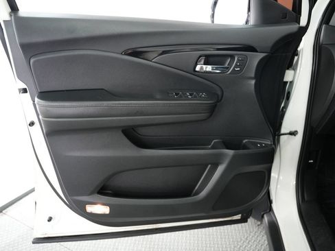 Used 2018 Honda Pilot Elite image 44