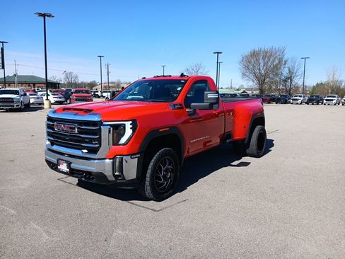 Used 2025 GMC Sierra 3500 SLE image 3