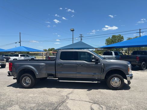 Used 2023 Ford F350 XLT AWD/4WD image 4