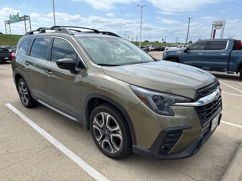 Used 2024 Subaru Ascent Limited w/ Technology Package AWD/4WD image 3