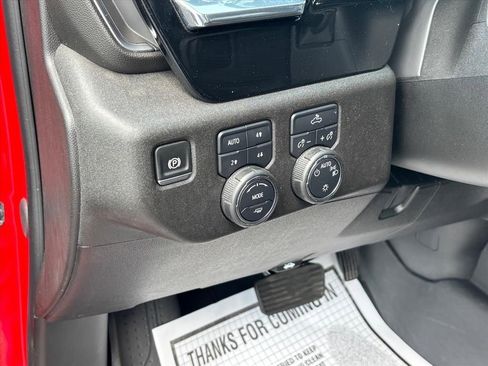 Used 2024 Chevrolet Silverado 1500 LT w/ Z71 Off-Road Package AWD/4WD image 8