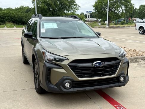 Used 2025 Subaru Outback Onyx Edition AWD/4WD image 8
