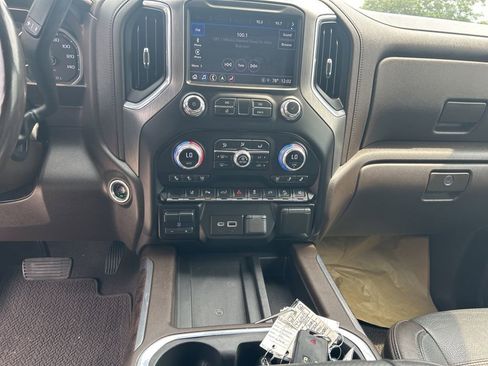 Used 2023 GMC Sierra 2500 Denali w/ Denali Ultimate Package AWD/4WD image 13