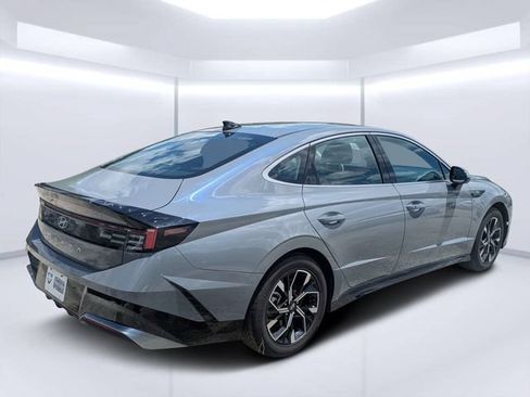 Used 2025 Hyundai Sonata SEL FWD image 3