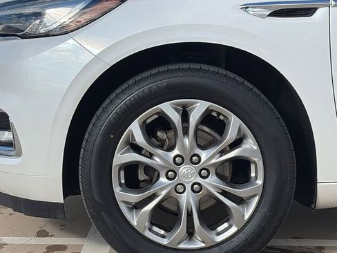 Used 2020 Buick Enclave Avenir w/ Avenir Technology Package FWD image 5