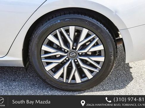 Used 2024 Nissan Altima 2.5 SV FWD image 10
