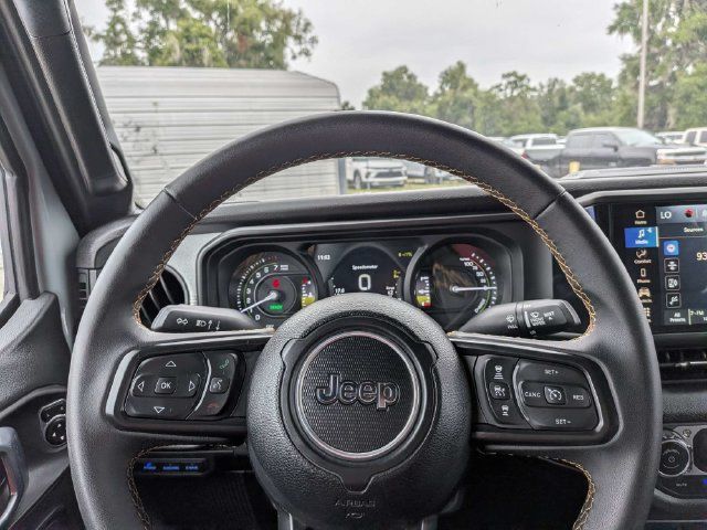 Used 2024 Jeep Wrangler Unlimited AWD/4WD image 21