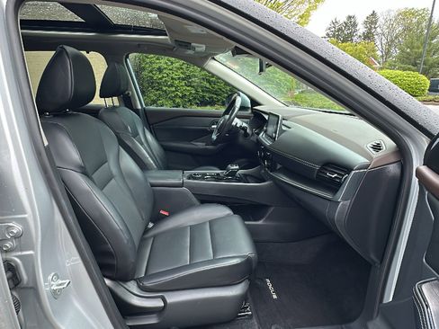Certified 2023 Nissan Rogue SV w/ SV Premium Package AWD/4WD image 23