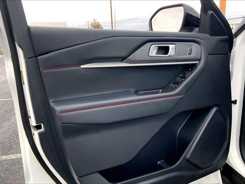 Used 2025 Ford Explorer ST-Line image 21