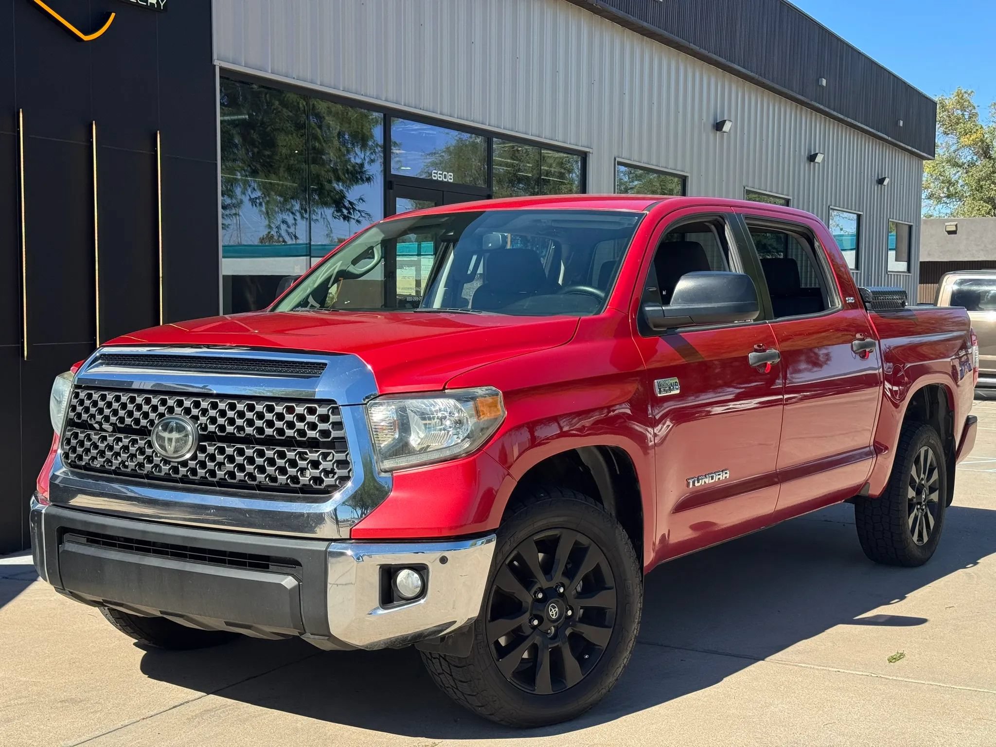 Used 2020 Toyota Tundra SR5 w/ SR5 Convenience Package RWD image 1