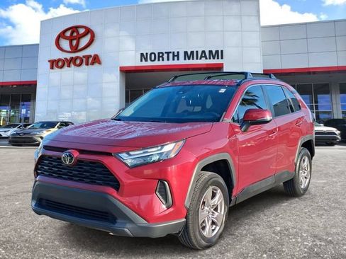 Used 2023 Toyota RAV4 XLE w/ Convenience Package FWD image 2