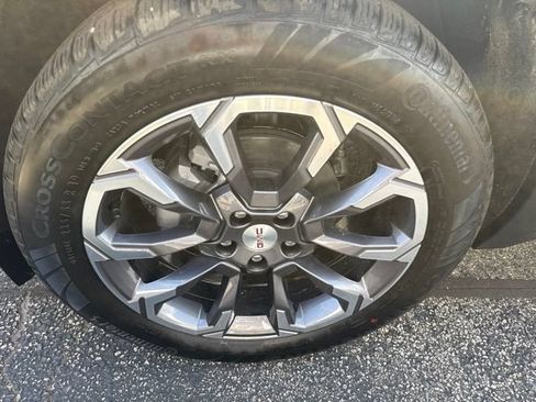 New 2027 GMC Terrain Elevation w/ Elevation Premium Package AWD/4WD image 4
