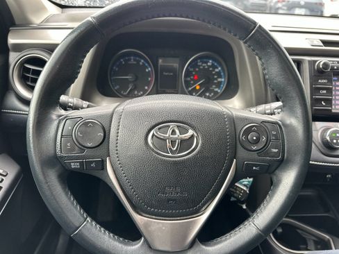 Used 2018 Toyota RAV4 XLE FWD image 21