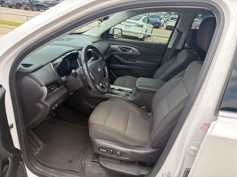 Used 2018 Chevrolet Traverse LT FWD image 15