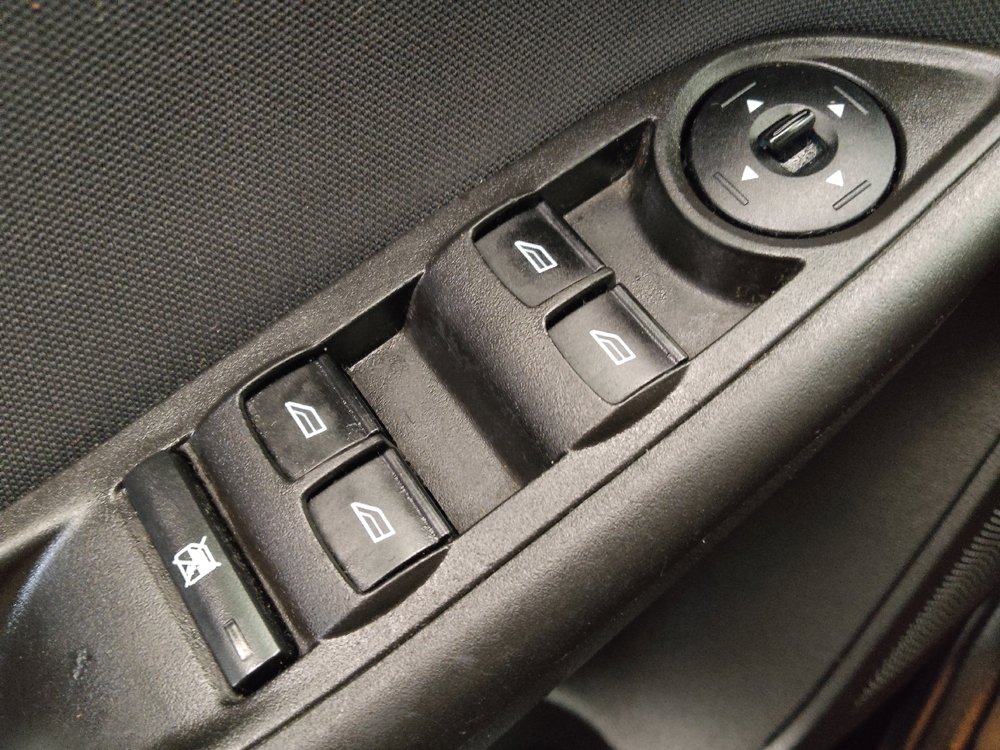 Used 2018 Ford Focus SE FWD image 27