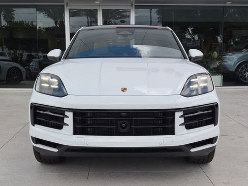 New 2026 Porsche Cayenne Coupe AWD/4WD image 6