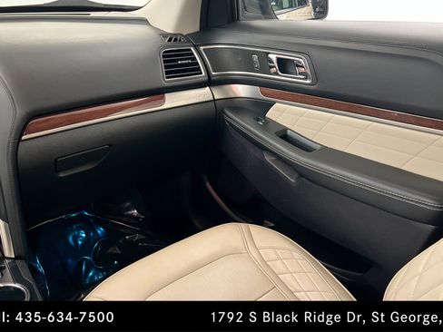 Used 2018 Ford Explorer Platinum AWD/4WD image 10