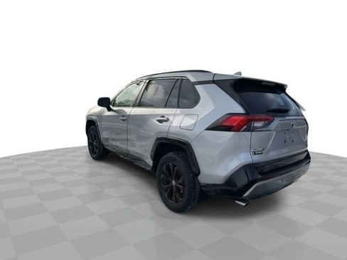 Used 2022 Toyota RAV4 SE w/ Convenience Package image 6