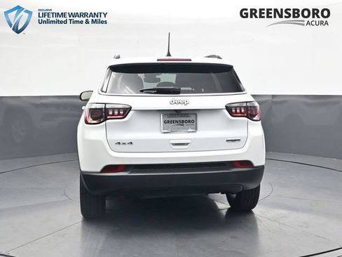 Used 2024 Jeep Compass Latitude AWD/4WD image 5