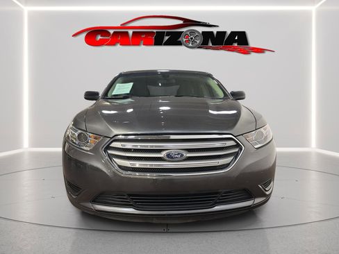 Used 2017 Ford Taurus SE image 2