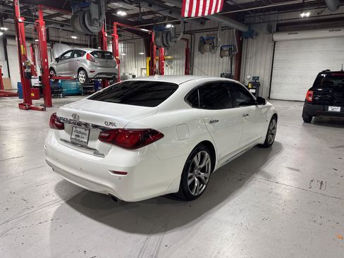 Used 2018 INFINITI Q70 L 3.7 image 5