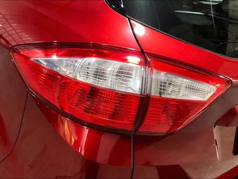 Used 2015 Ford C-MAX SE w/ Equipment Group 203A FWD image 8