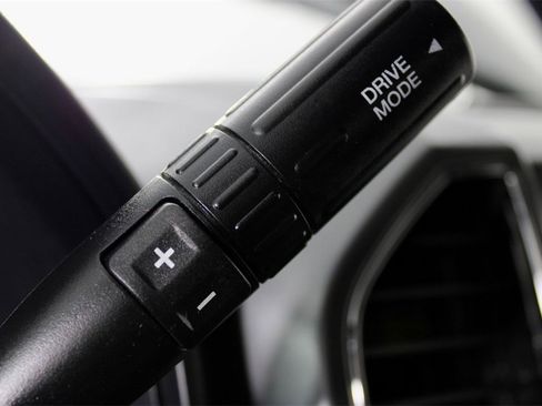 Used 2020 Ford F150 XLT image 24