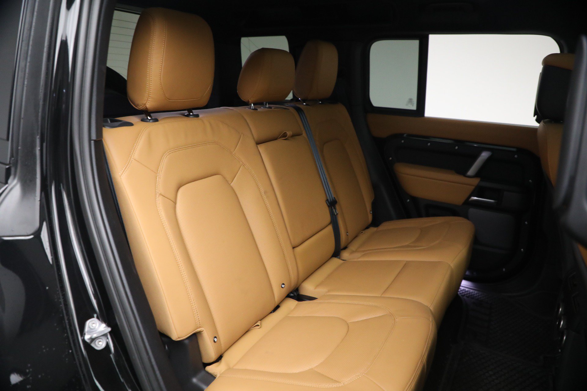 Used 2024 Land Rover Defender 110 V8 AWD/4WD image 22