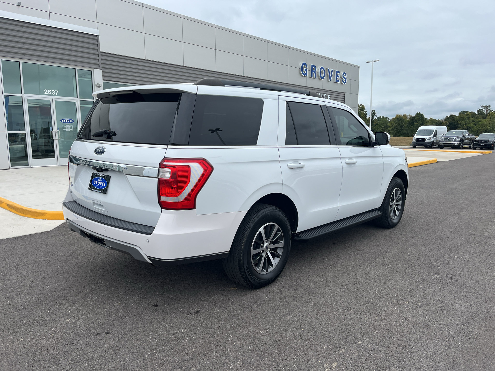 Used 2019 Ford Expedition XLT w/ Equipment Group 201A AWD/4WD image 5