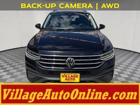 Used 2022 Volkswagen Tiguan SE w/ Panoramic Sunroof Package AWD/4WD image 6