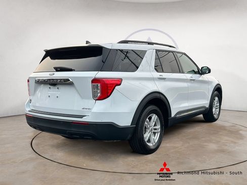 Used 2021 Ford Explorer XLT AWD/4WD image 3