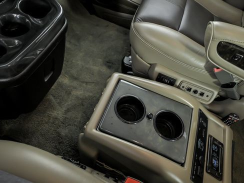 Used 2018 GMC Savana 2500 Extended w/ Enhanced Convenience Package image 33