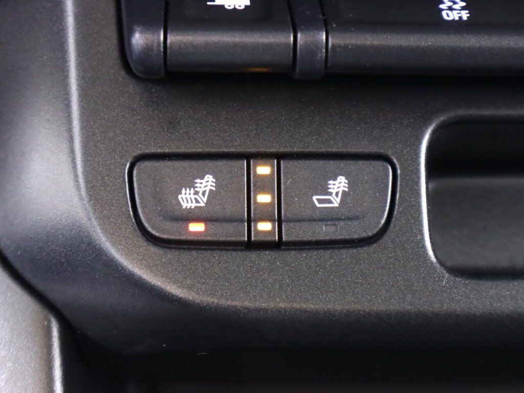 Used 2016 Chevrolet Colorado Z71 AWD/4WD image 23