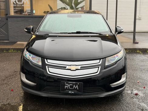 Used 2014 Chevrolet Volt FWD image 2