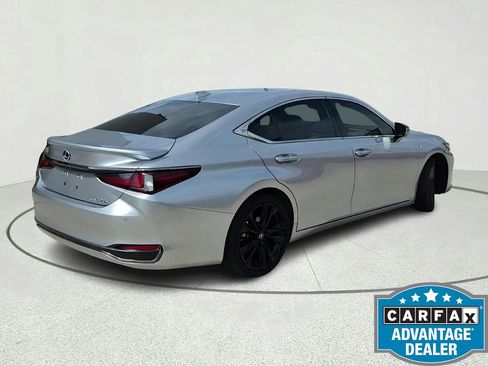 Used 2022 Lexus ES 300h F Sport image 3