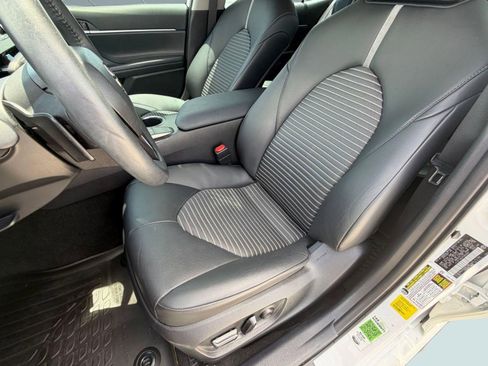 Used 2023 Toyota Camry SE FWD image 21