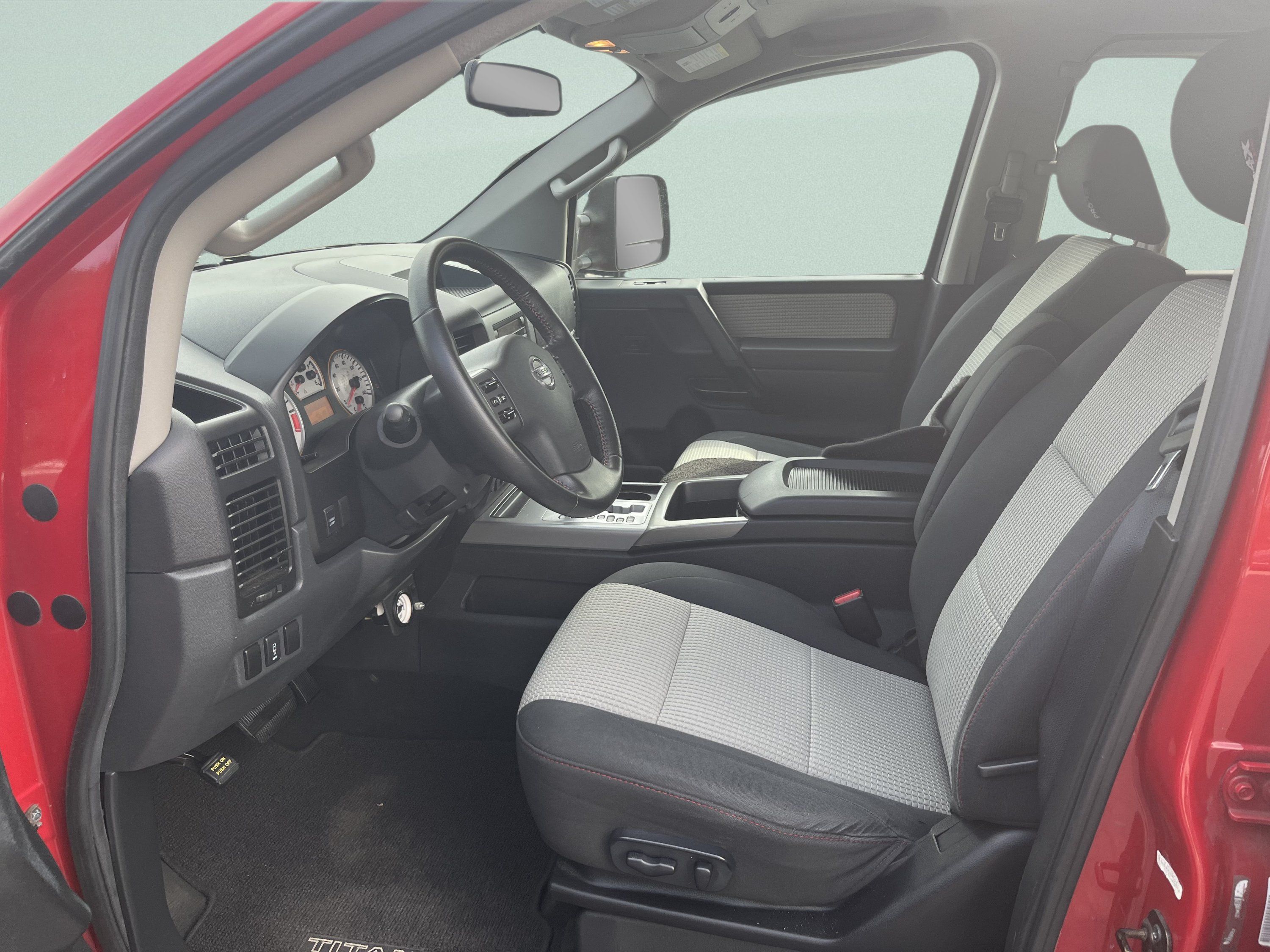 Used 2012 Nissan Titan PRO-4X AWD/4WD image 12