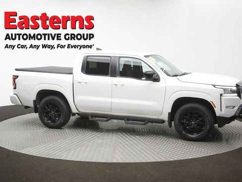 Used 2023 Nissan Frontier SV w/ Midnight Edition Package AWD/4WD image 43