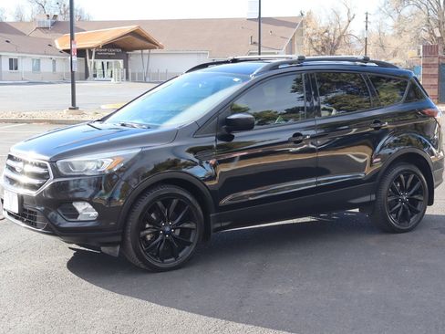 Used 2017 Ford Escape SE w/ Equipment Group 201A image 10