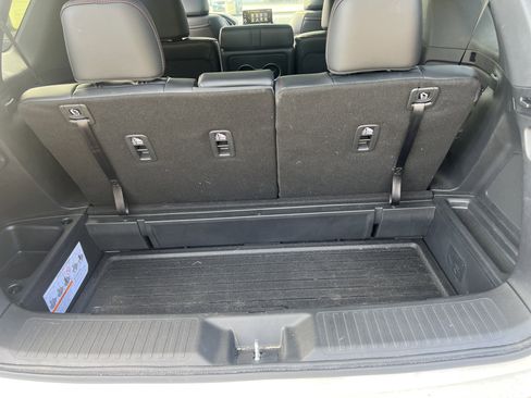 Used 2025 Honda Pilot Black Edition image 18